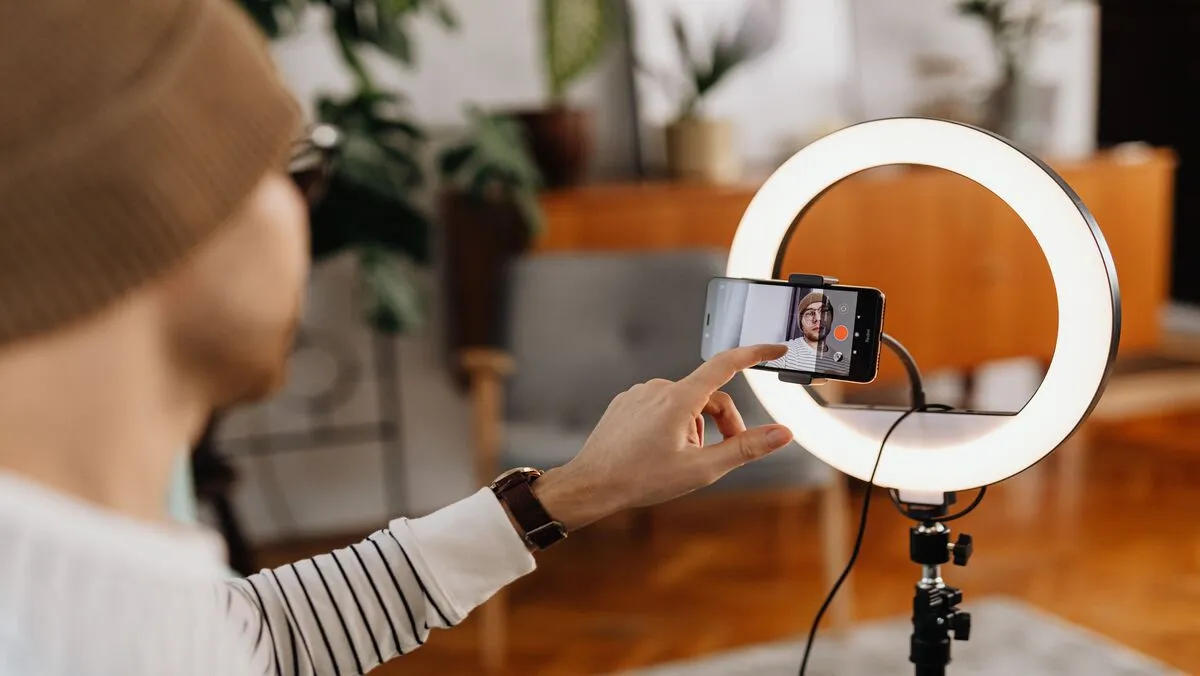 Putting a Face on Your Social Ads The Case for AI Avatars